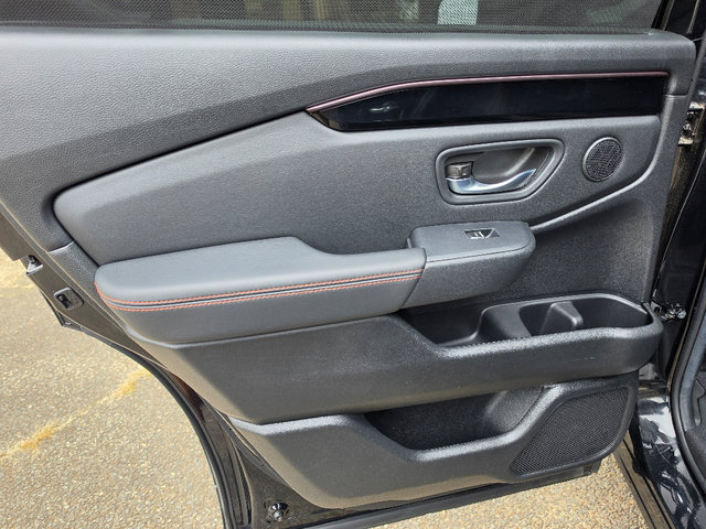 Certified 2025 Honda Pilot TrailSport image 25