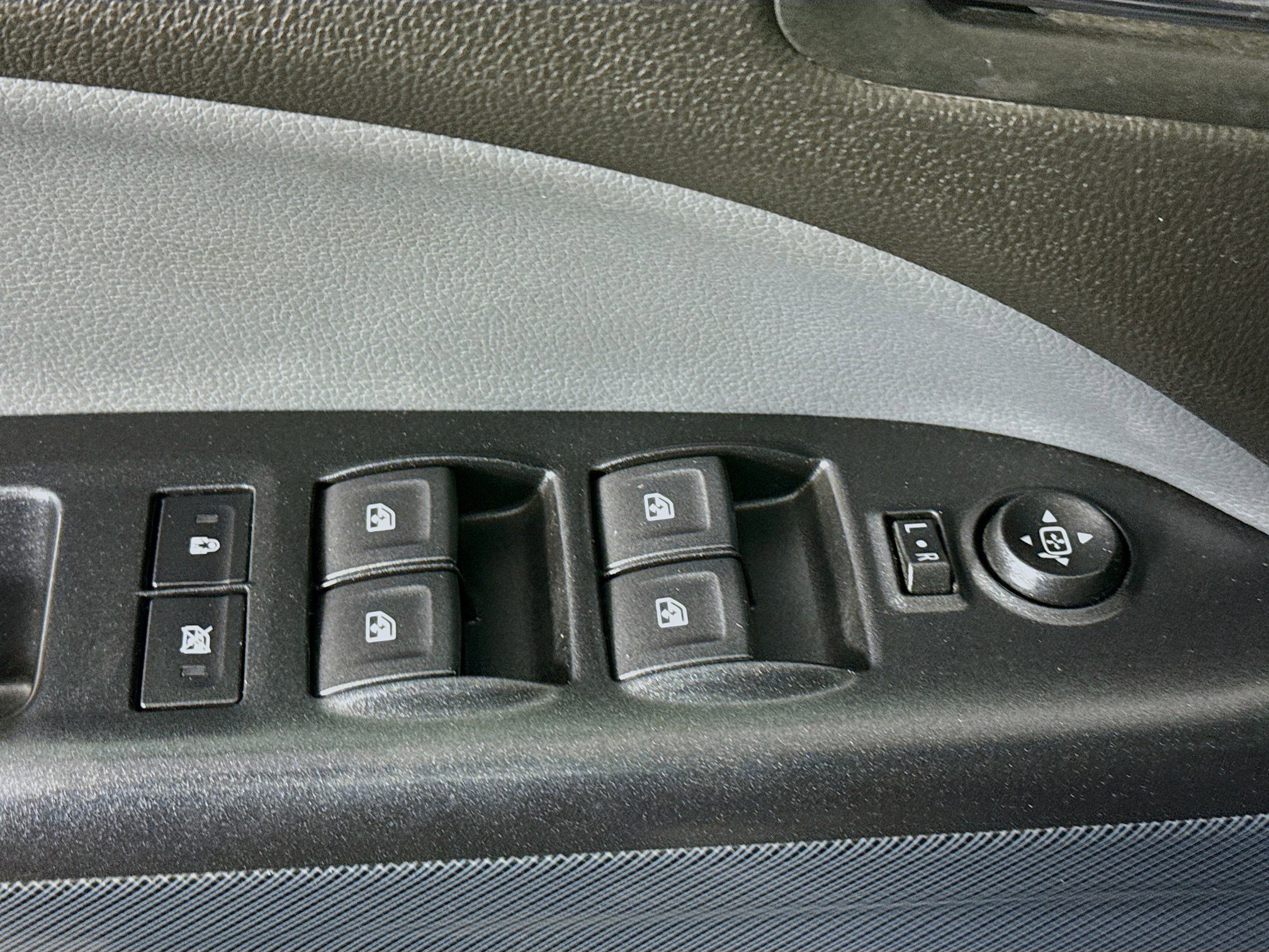 Used 2021 Chevrolet Colorado Z71 w/ Z71 Midnight Edition image 23