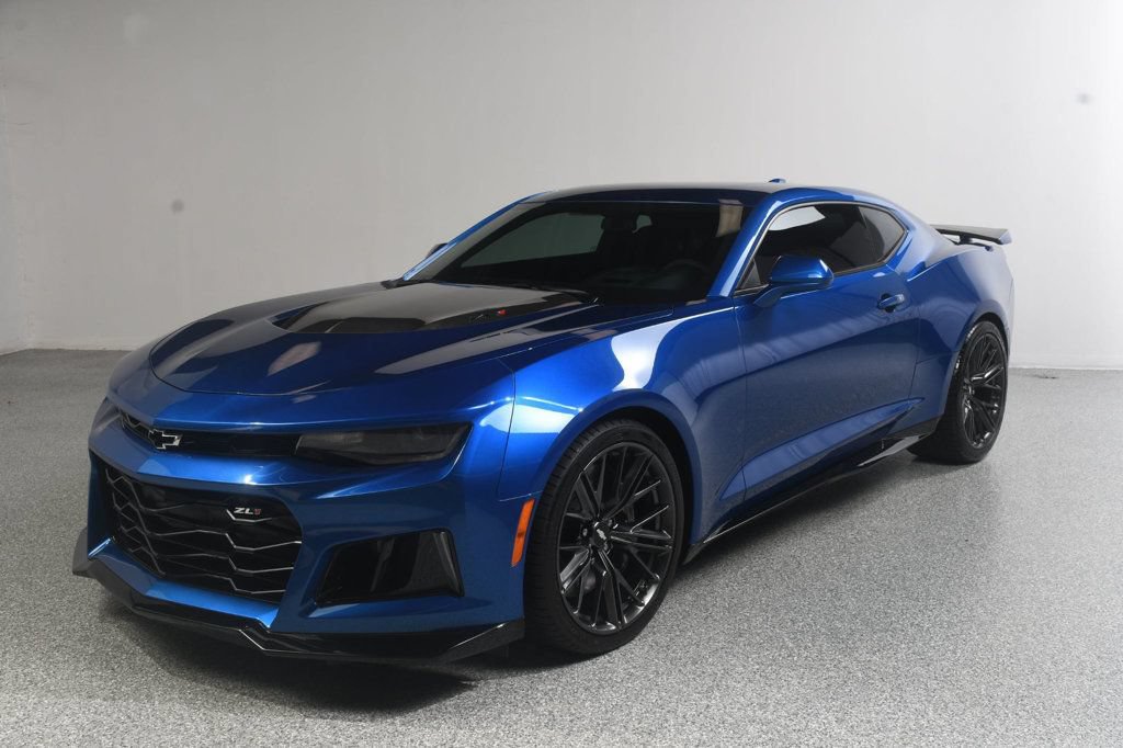 Used 2017 Chevrolet Camaro ZL1 RWD image 2