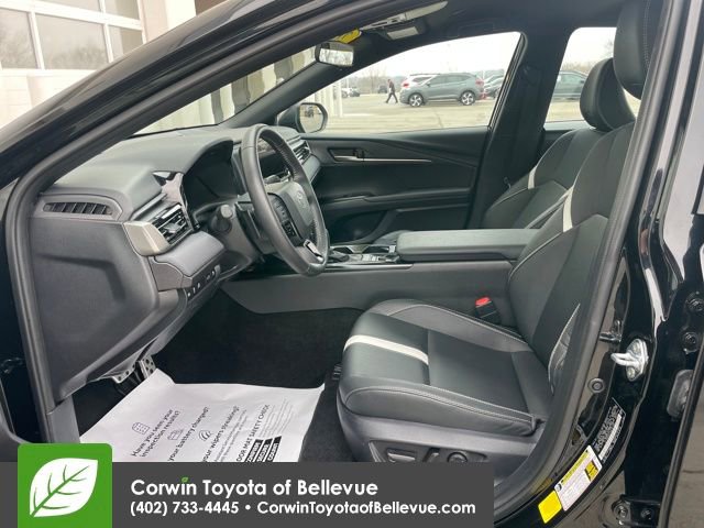 Used 2025 Toyota Camry SE image 8