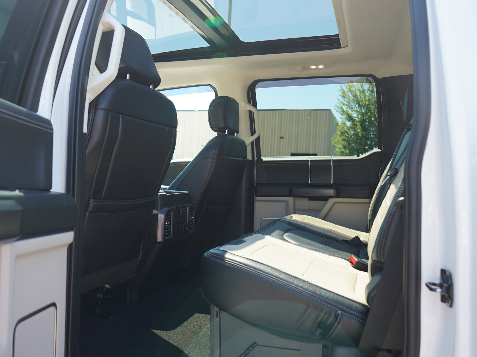 Used 2020 Ford F350 Limited AWD/4WD image 17