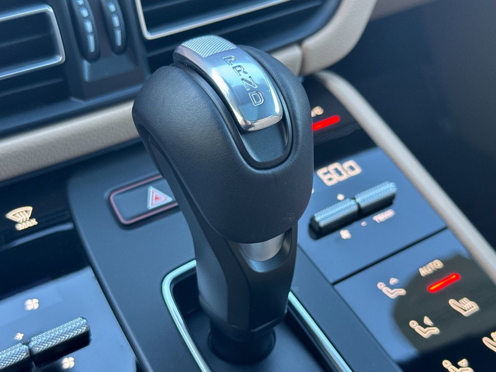 Certified 2025 Porsche Macan image 26