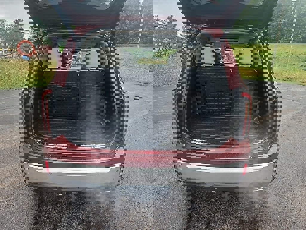 Used 2024 Kia Telluride SX Prestige w/ Towing Package image 22