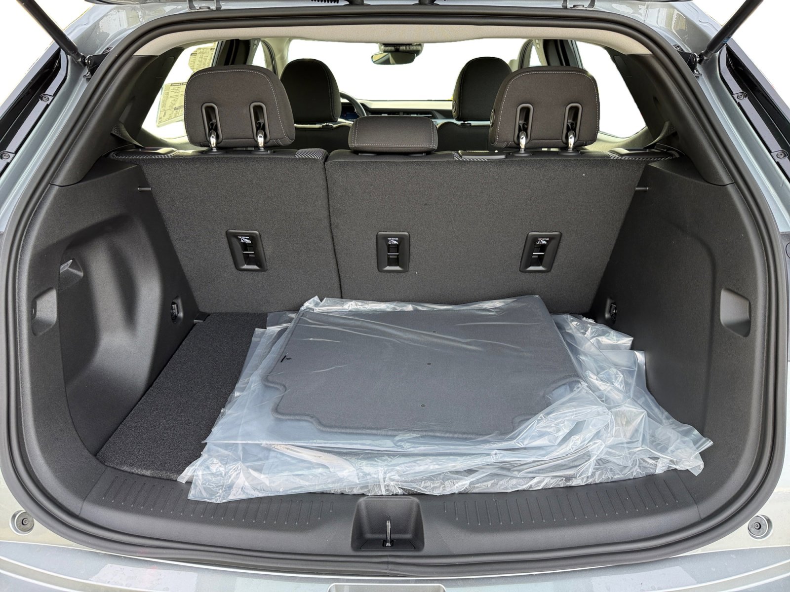 New 2027 Chevrolet Bolt LT image 17