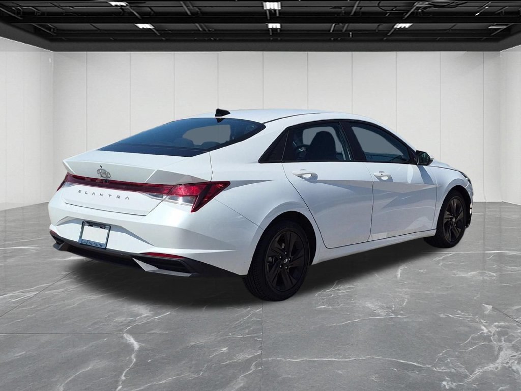 Used 2021 Hyundai Elantra SEL FWD image 5