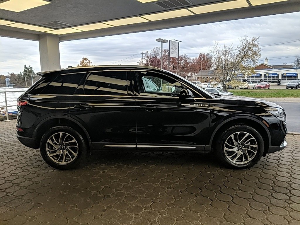 Certified 2022 Lincoln Corsair AWD w/ Equipment Group 101A image 4