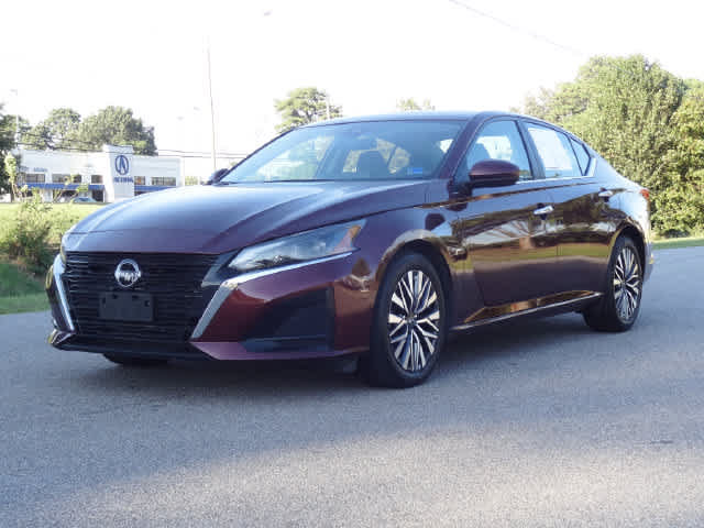 Used 2024 Nissan Altima 2.5 SV w/ SV Premium Package