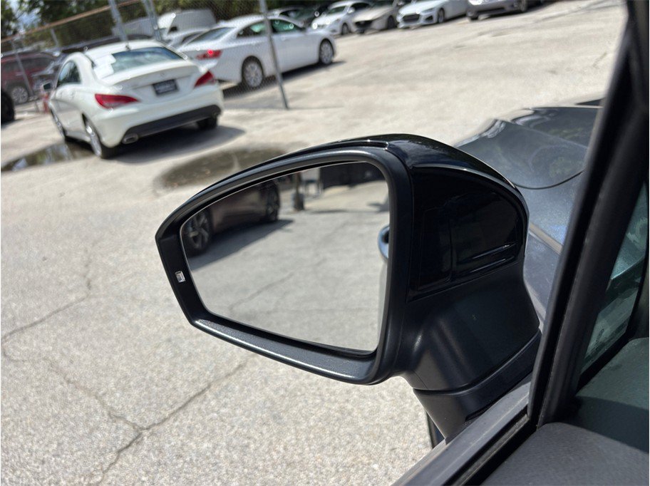 Used 2023 Volkswagen Tiguan SE R-Line FWD image 18