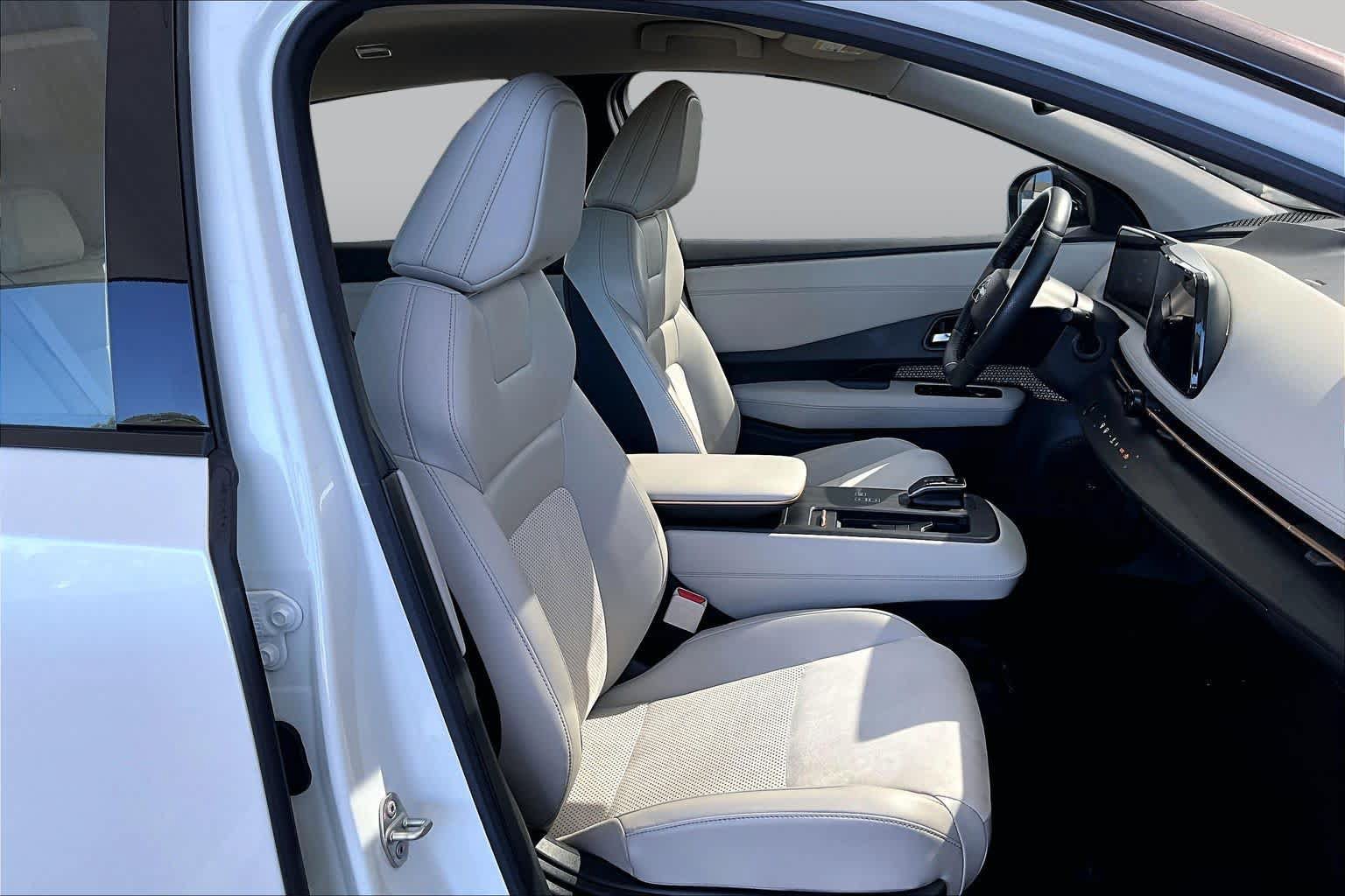 Used 2023 Nissan Ariya FWD image 8
