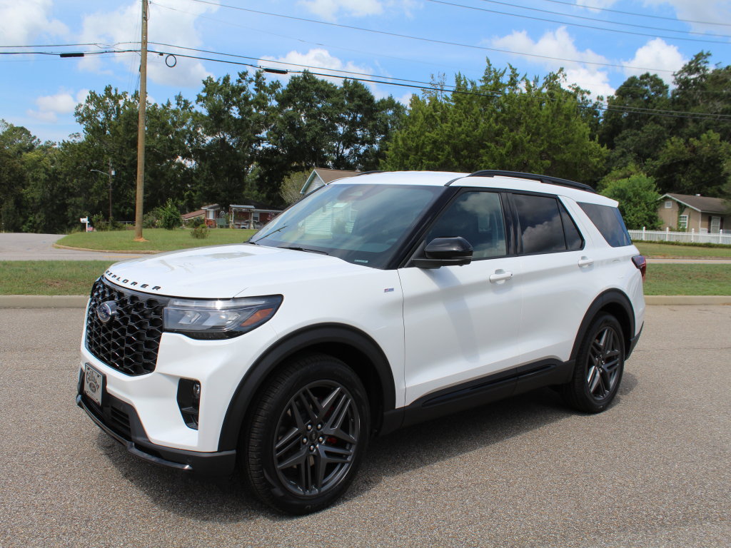 New 2026 Ford Explorer ST-Line w/ ST-Line Street Pack RWD image 1