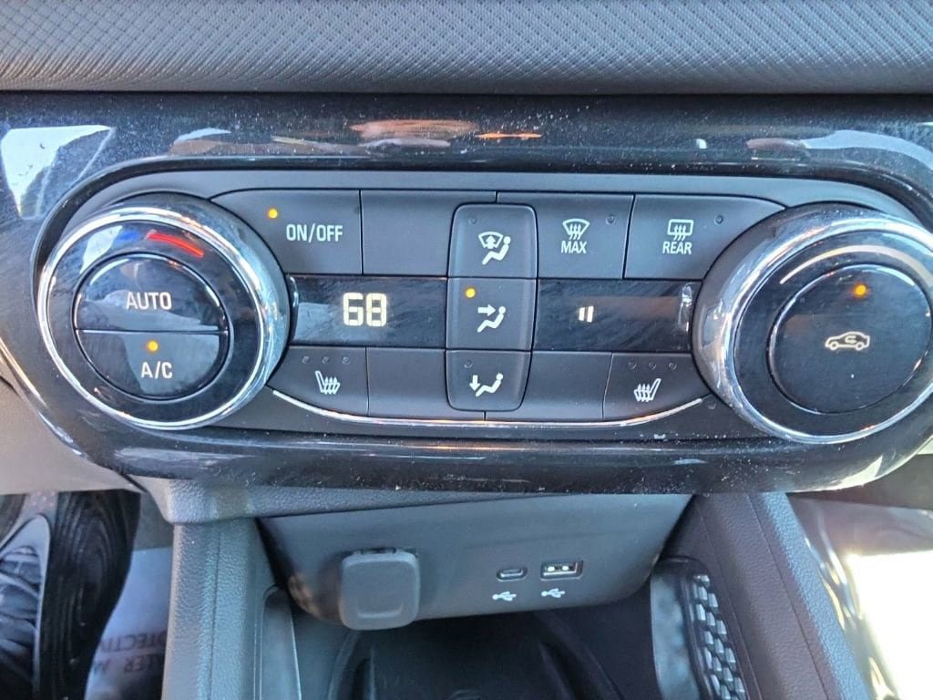 Used 2024 Chevrolet TrailBlazer RS w/ Convenience Package AWD/4WD image 21