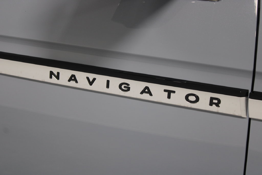 New 2027 Lincoln Navigator Reserve AWD/4WD image 11
