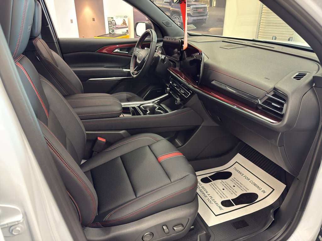New 2026 Chevrolet Traverse RS w/ LPO, Floor Liner Package AWD/4WD image 10