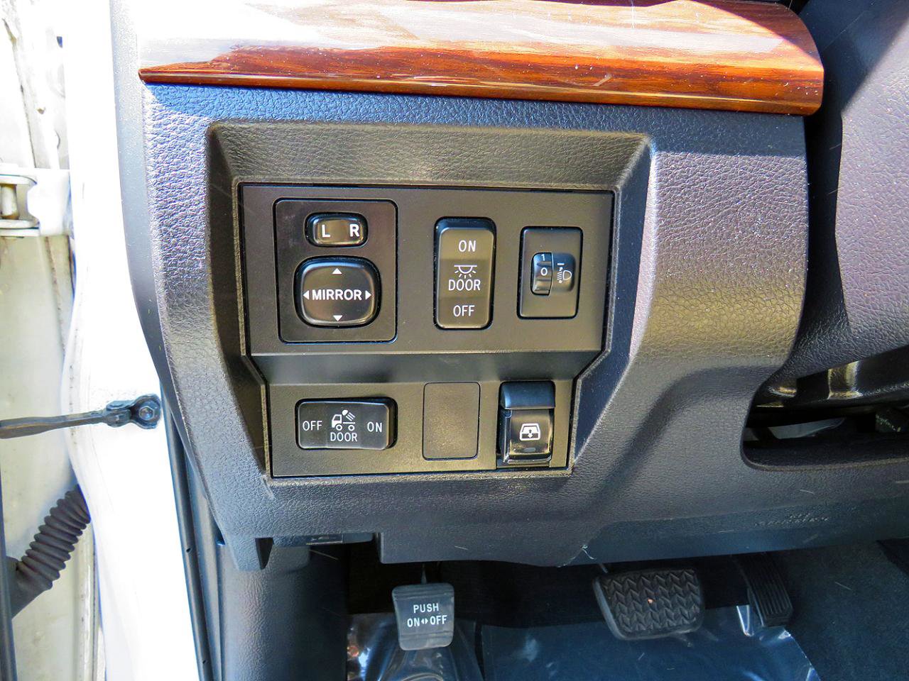 Used 2015 Toyota Tundra Limited w/ TRD Off Road Package AWD/4WD image 18
