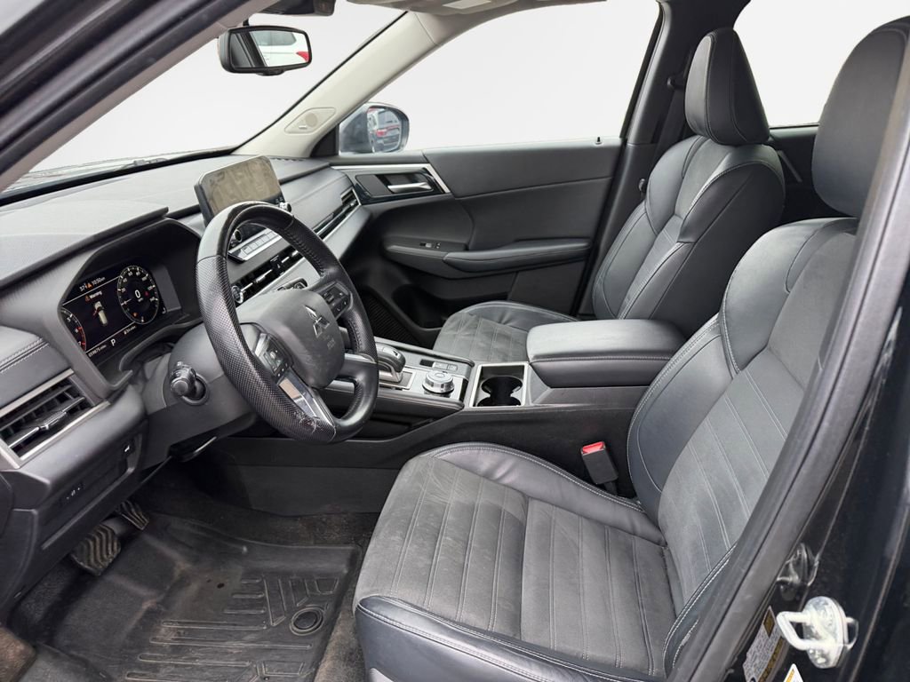 Used 2022 Mitsubishi Outlander SE image 12