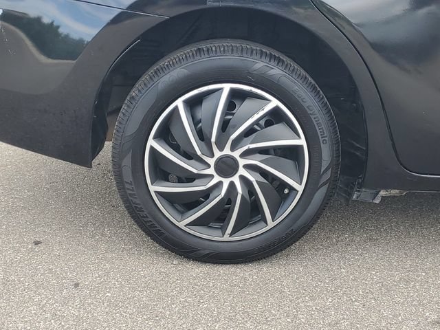 Used 2018 Toyota Corolla LE FWD image 5