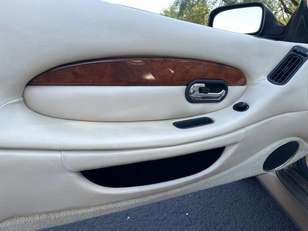 Used 2003 Aston Martin DB7 Vantage image 54