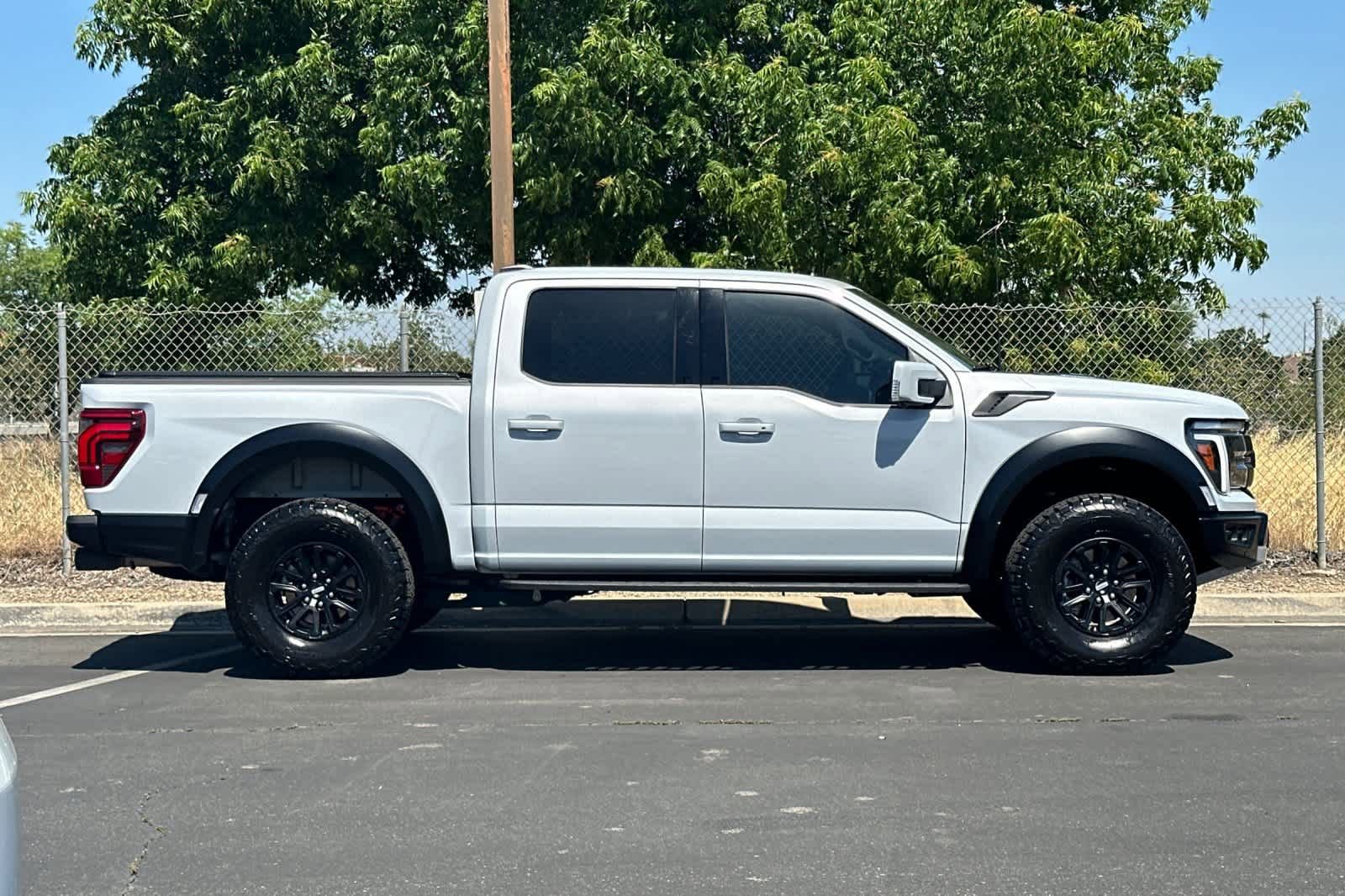 Certified 2025 Ford F150 Raptor AWD/4WD image 9