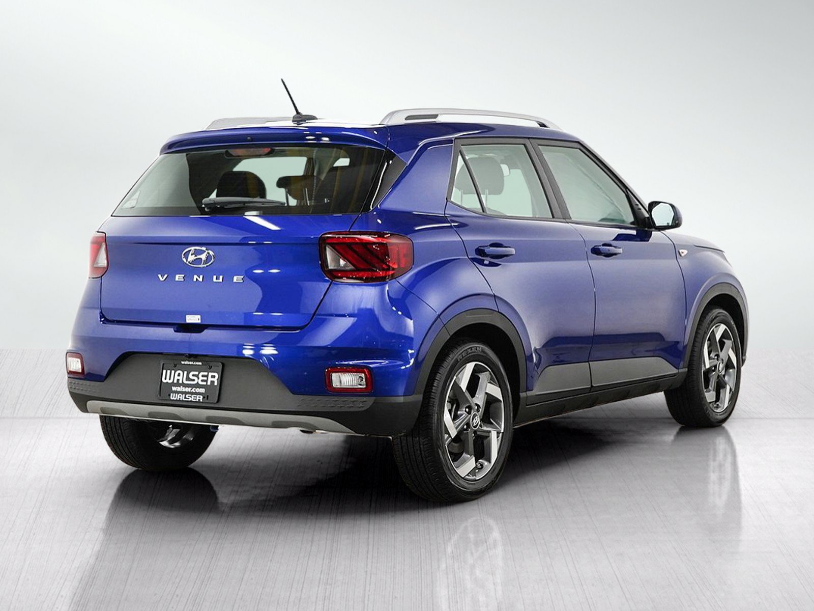 Certified 2025 Hyundai Venue SEL FWD image 5