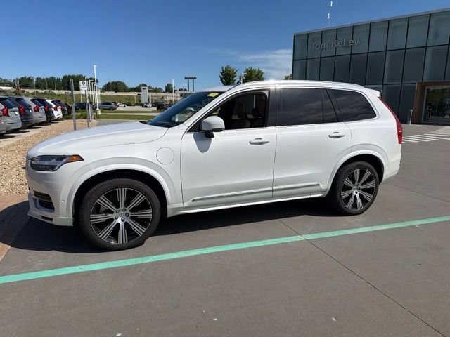 Used 2024 Volvo XC90 T8 Ultimate w/ Protection Package Premier AWD/4WD image 2