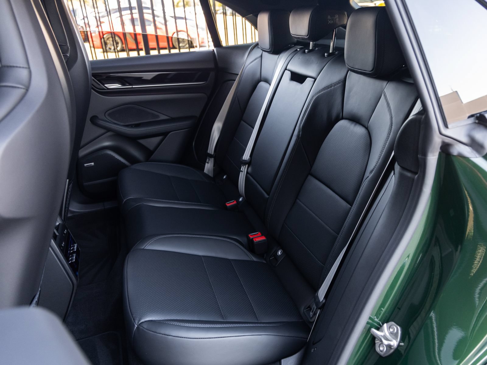 Certified 2025 Porsche Macan Electric RWD image 36