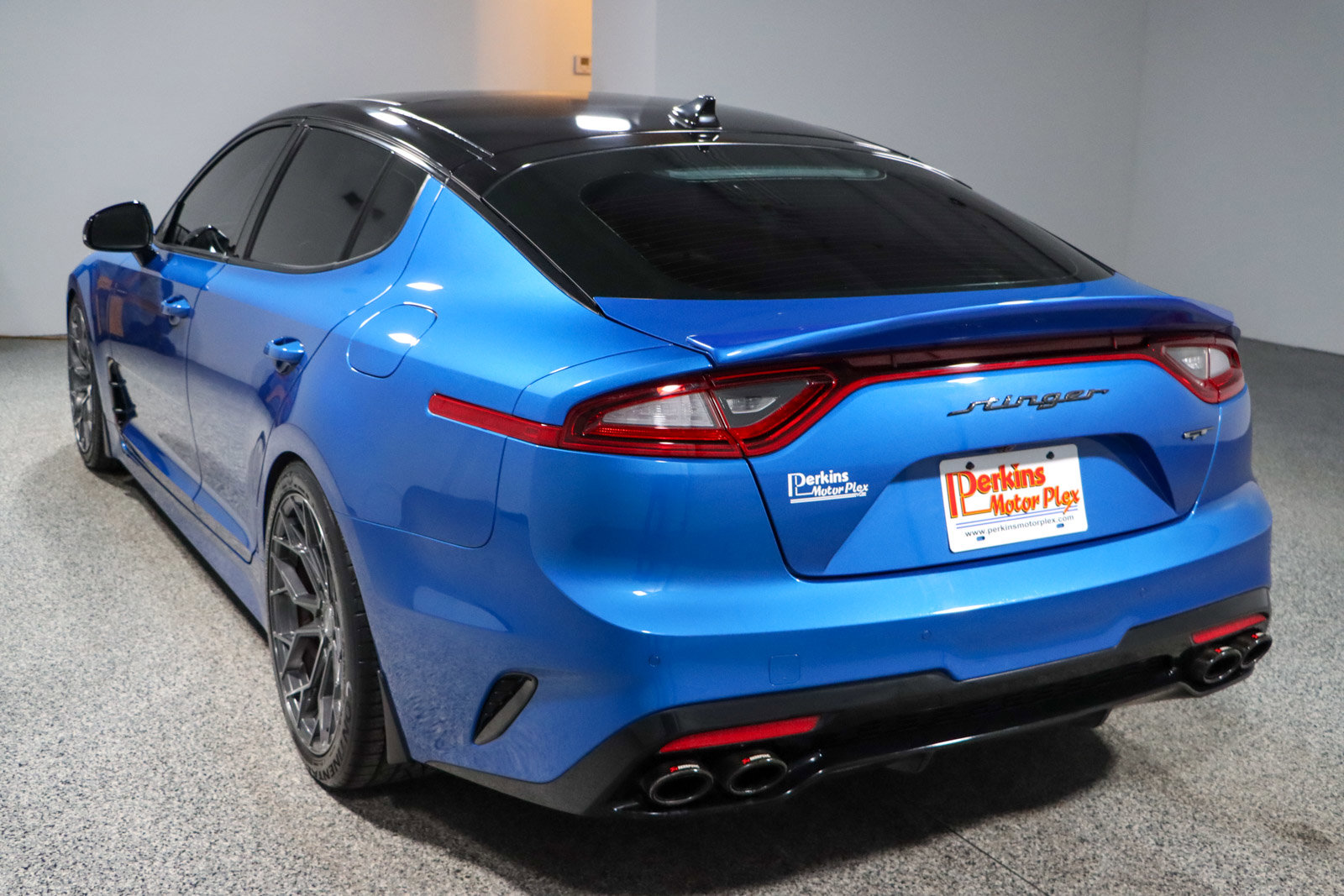Used 2018 Kia Stinger GT1 image 9