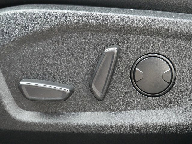 Used 2024 Ford Edge Titanium image 13