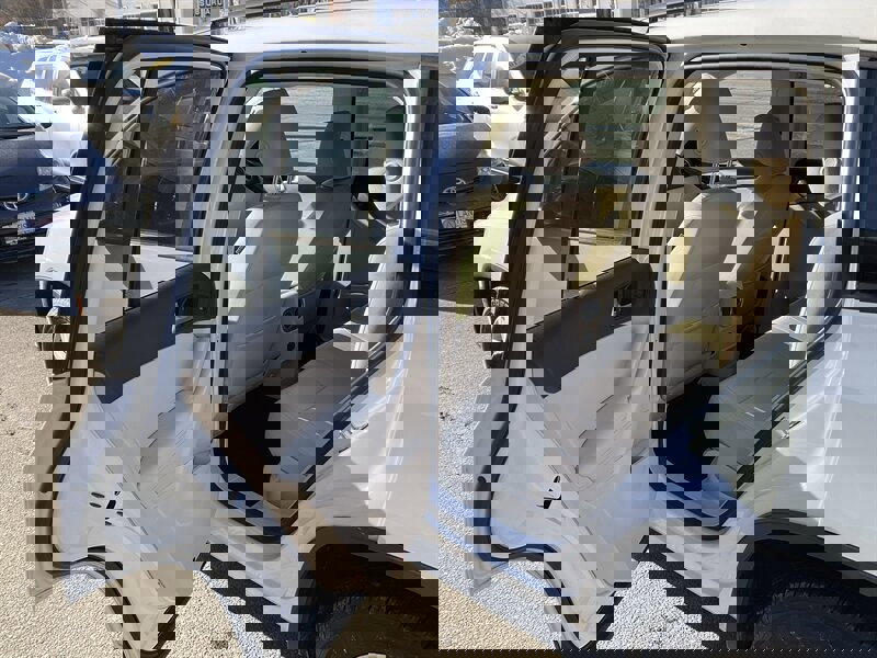 Used 2017 Volkswagen Tiguan S image 12