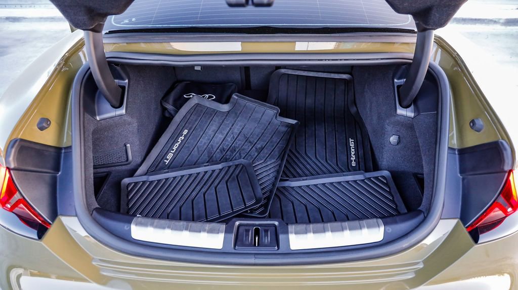 Used 2023 Audi e-tron GT Premium Plus w/ Performance Package AWD/4WD image 31