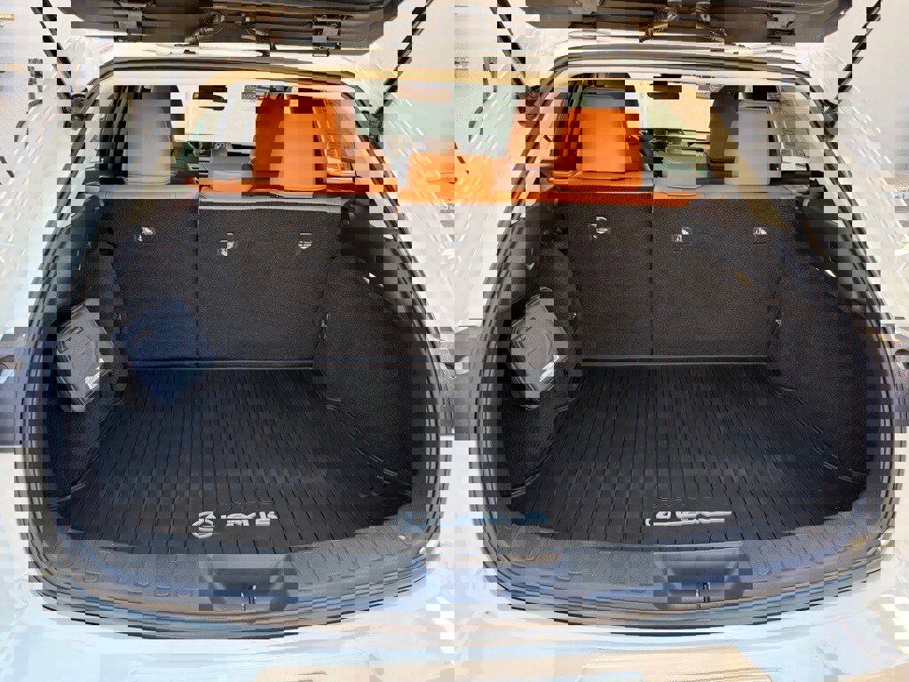 Certified 2022 Lexus UX 200 image 13