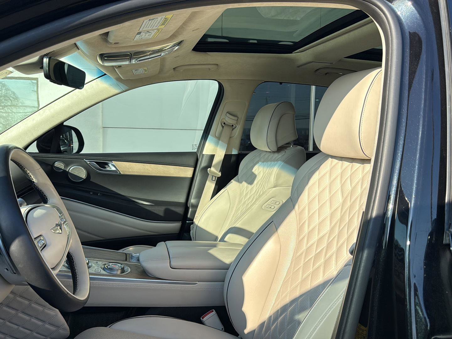 Used 2024 Genesis GV80 3.5T w/ Prestige Package image 3