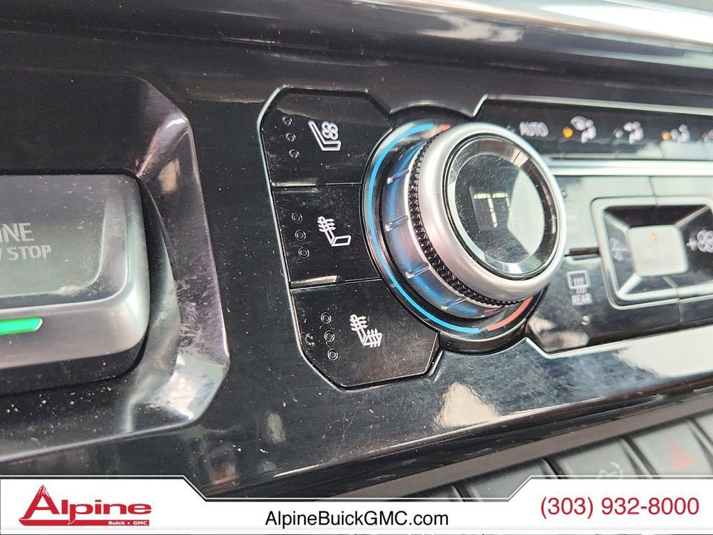 Used 2024 GMC Sierra 2500 Denali Ultimate AWD/4WD image 30