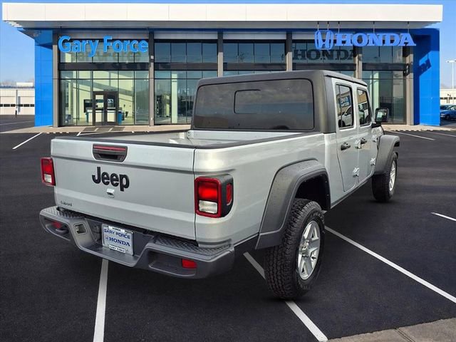 Used 2023 Jeep Gladiator Sport image 2