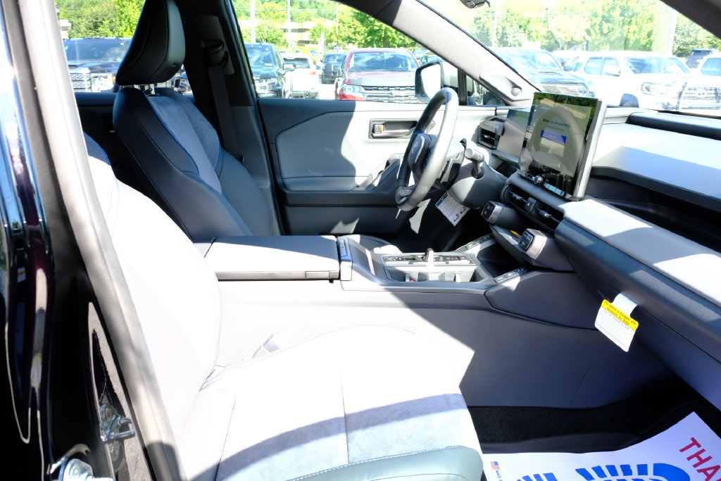 New 2026 Toyota RAV4 XSE w/ Panoramic Sun Roof Package AWD/4WD image 34