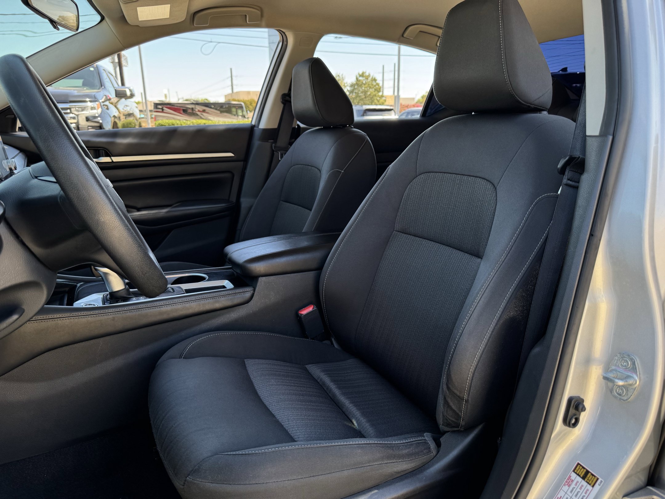 Used 2023 Nissan Altima 2.5 SV FWD image 25