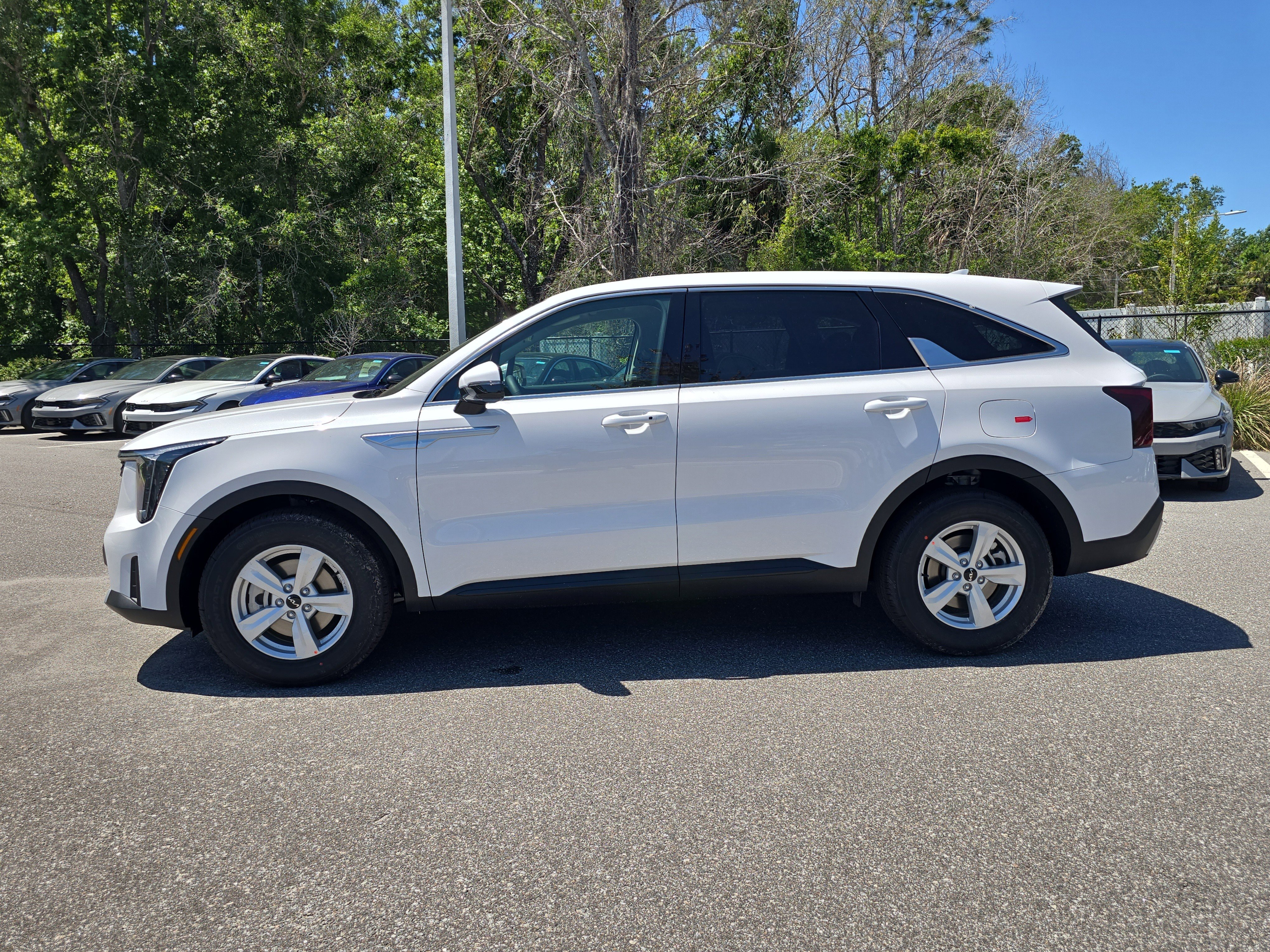 New 2026 Kia Sorento LX FWD image 5