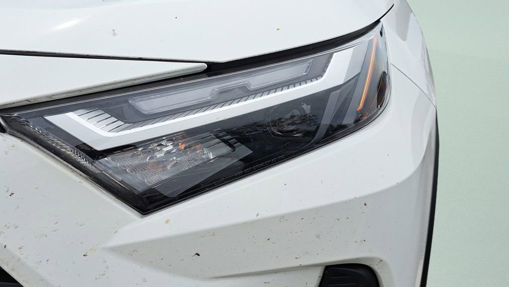 Used 2025 Toyota RAV4 XLE w/ Convenience Package image 6