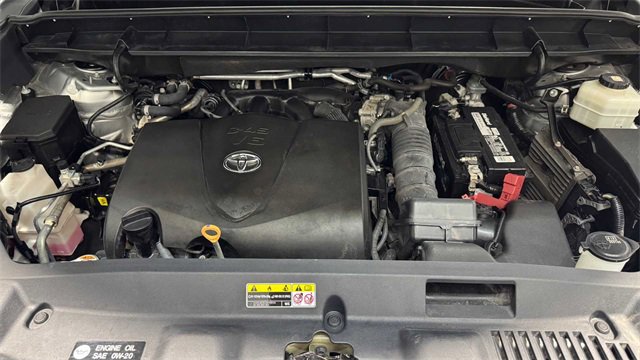 Used 2020 Toyota Highlander XLE image 34