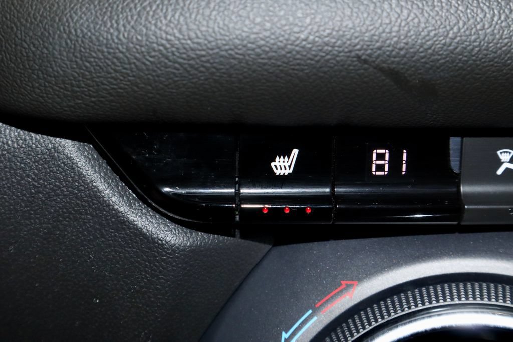 Used 2025 Chevrolet Blazer LT FWD image 4