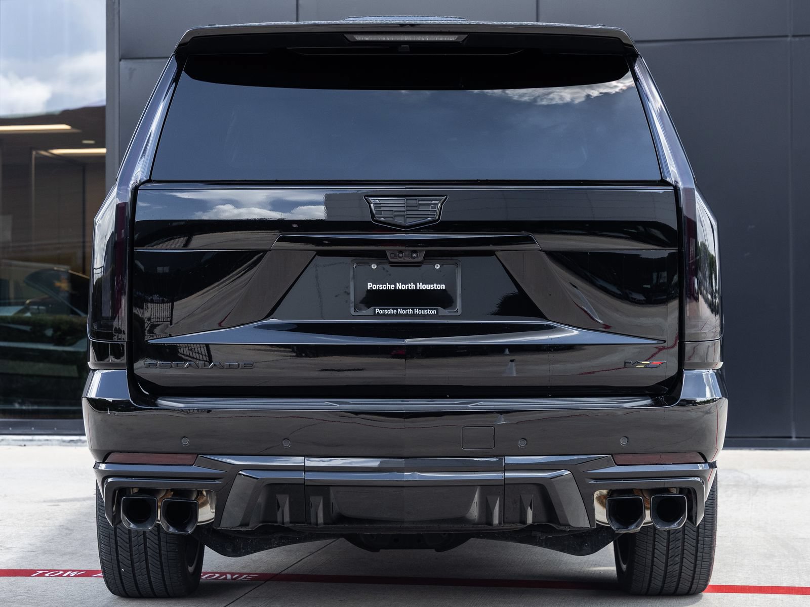 Used 2025 Cadillac Escalade ESV V AWD/4WD image 7