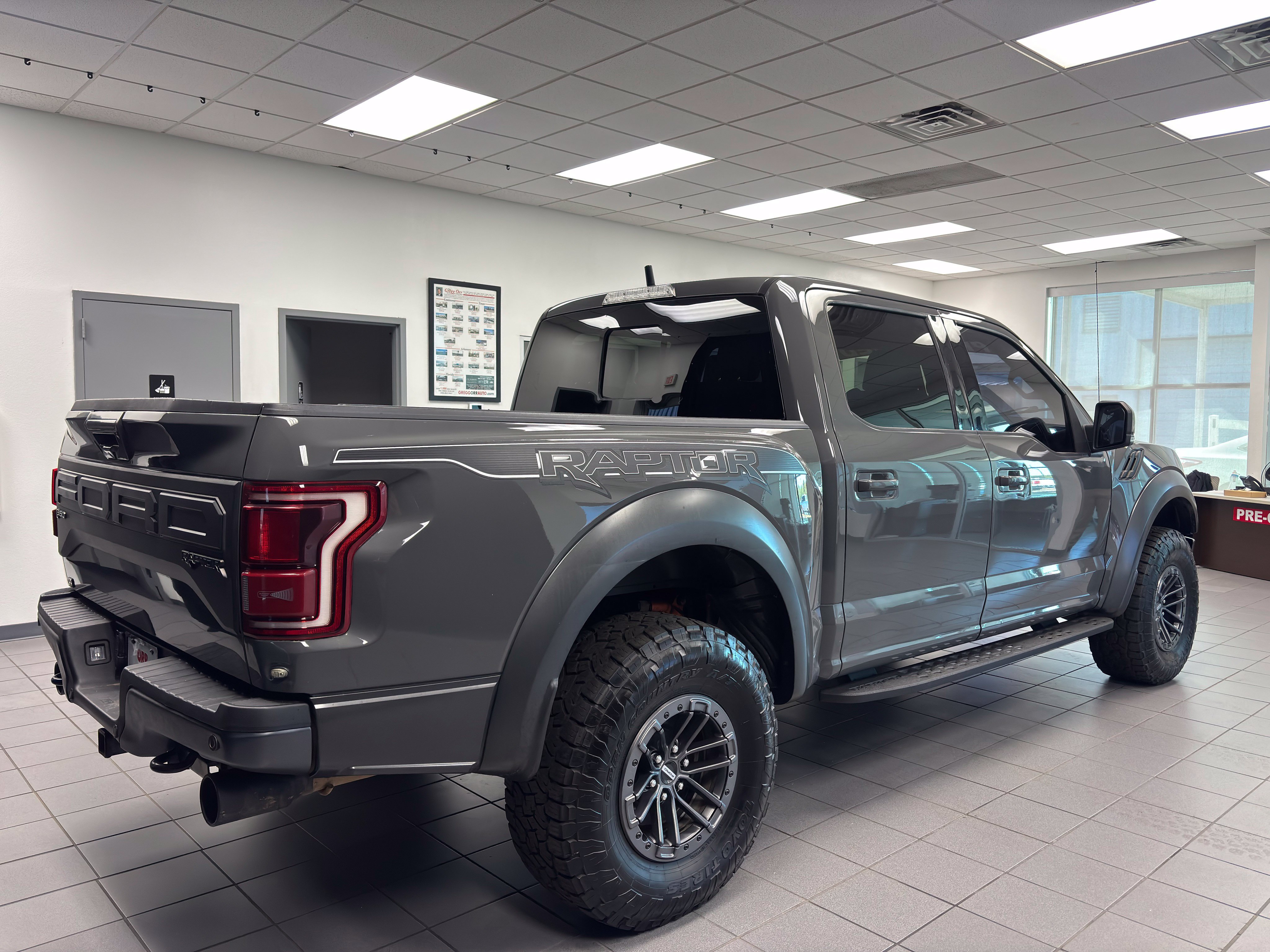 Used 2020 Ford F150 Raptor w/ Equipment Group 802A Luxury AWD/4WD image 5