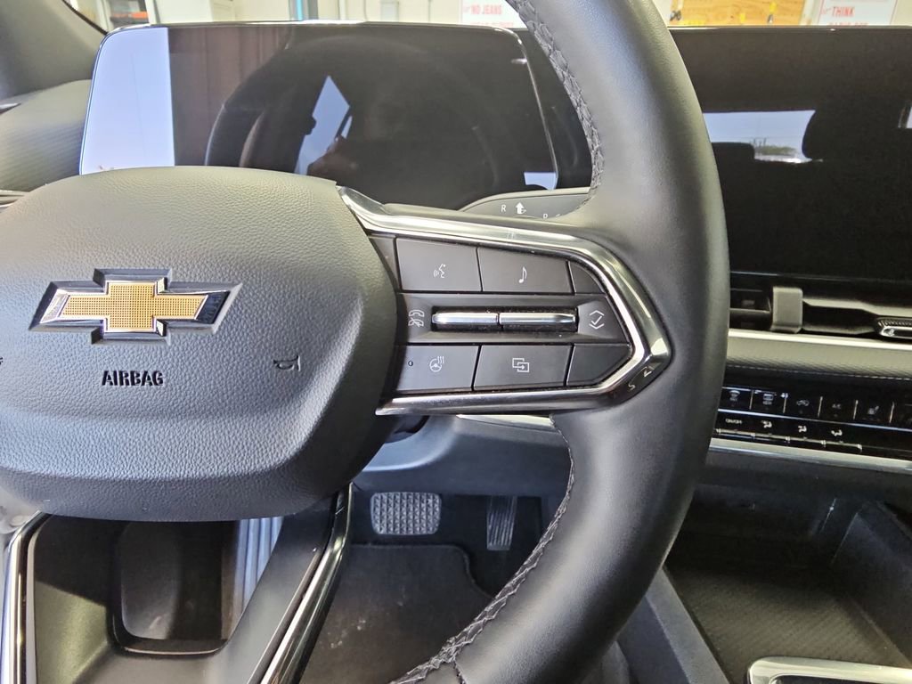 Used 2025 Chevrolet Equinox LT FWD image 17