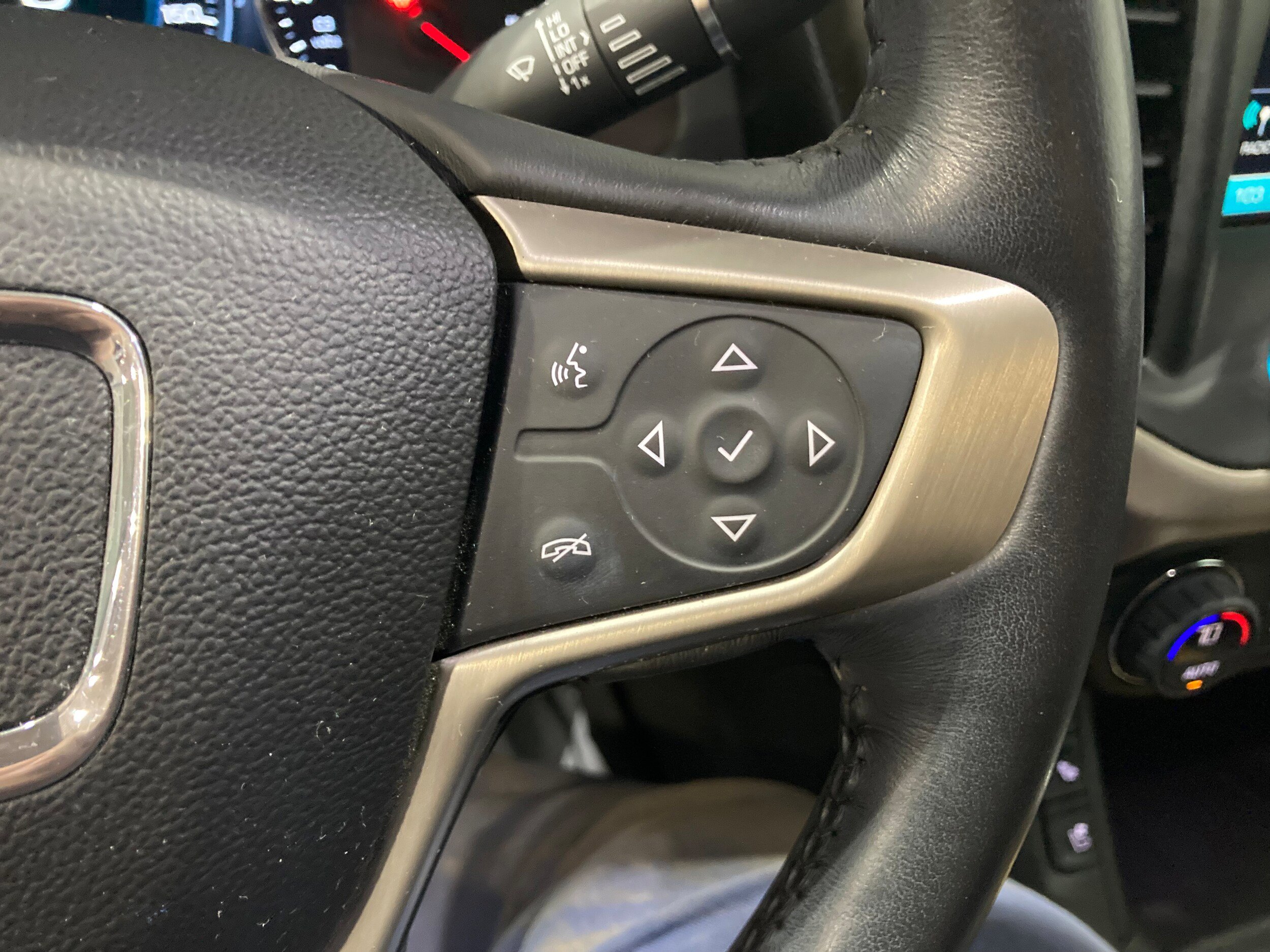 Used 2017 GMC Acadia Denali AWD/4WD image 30