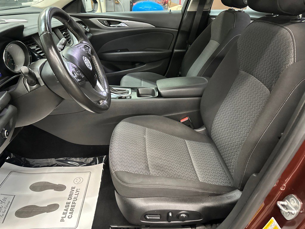 Used 2019 Buick Regal Preferred image 7