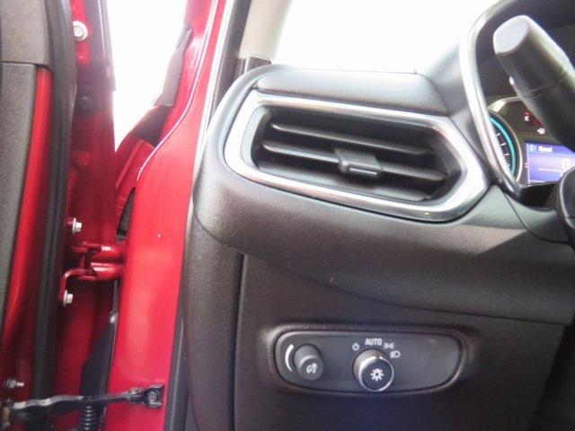 Used 2021 Chevrolet Equinox LT image 32