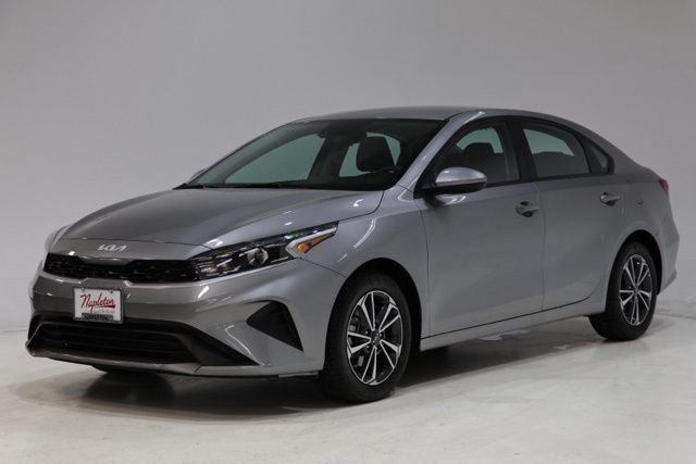 Used 2024 Kia Forte LXS FWD image 3