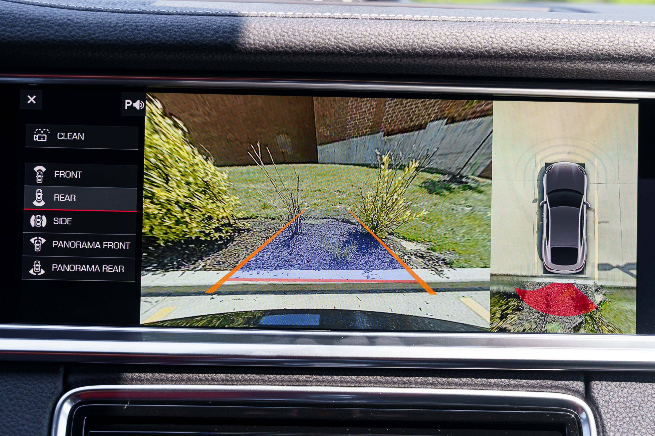 Used 2020 Porsche Panamera 4 image 16