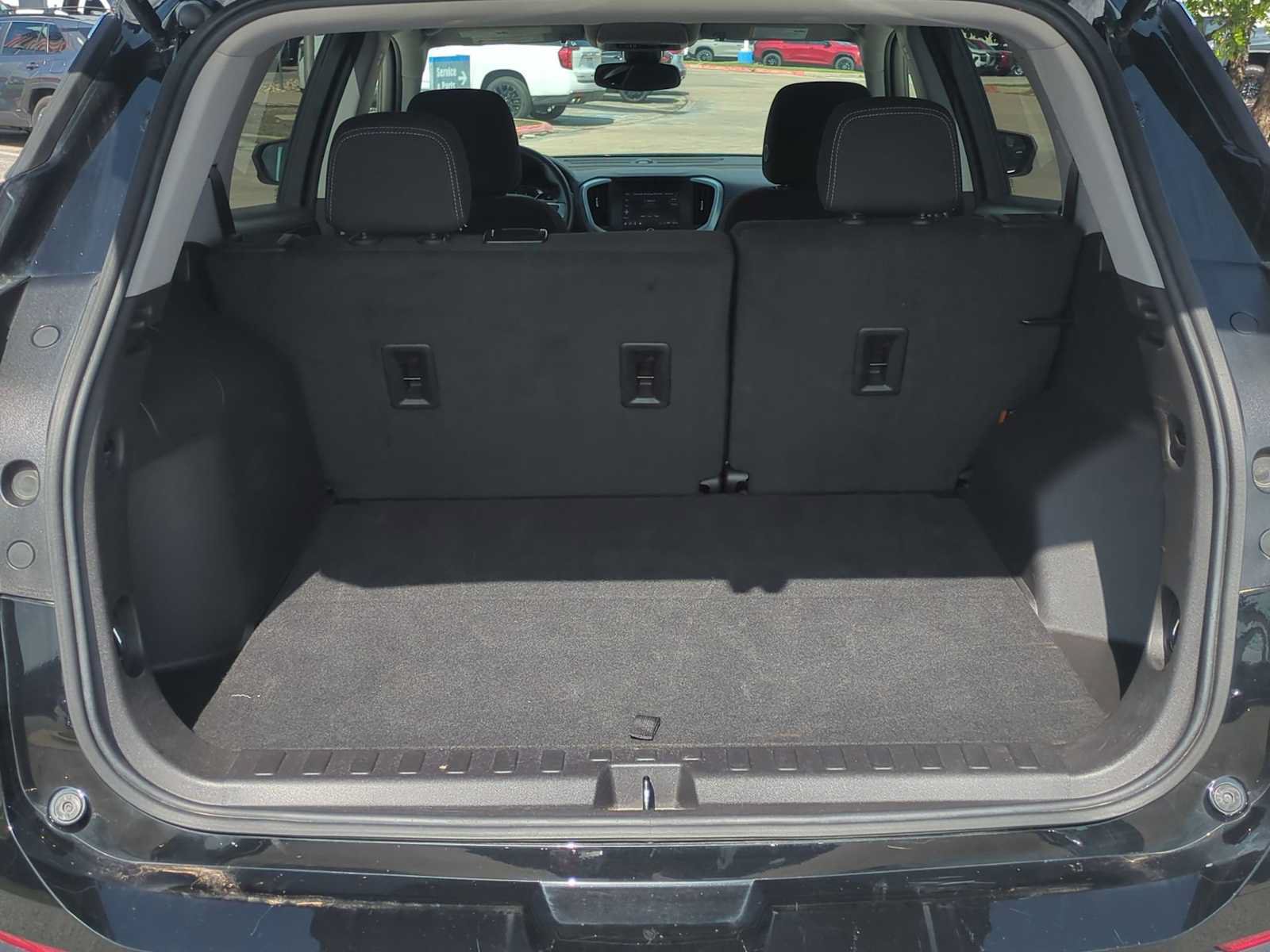 Used 2024 GMC Terrain SLE AWD/4WD image 25