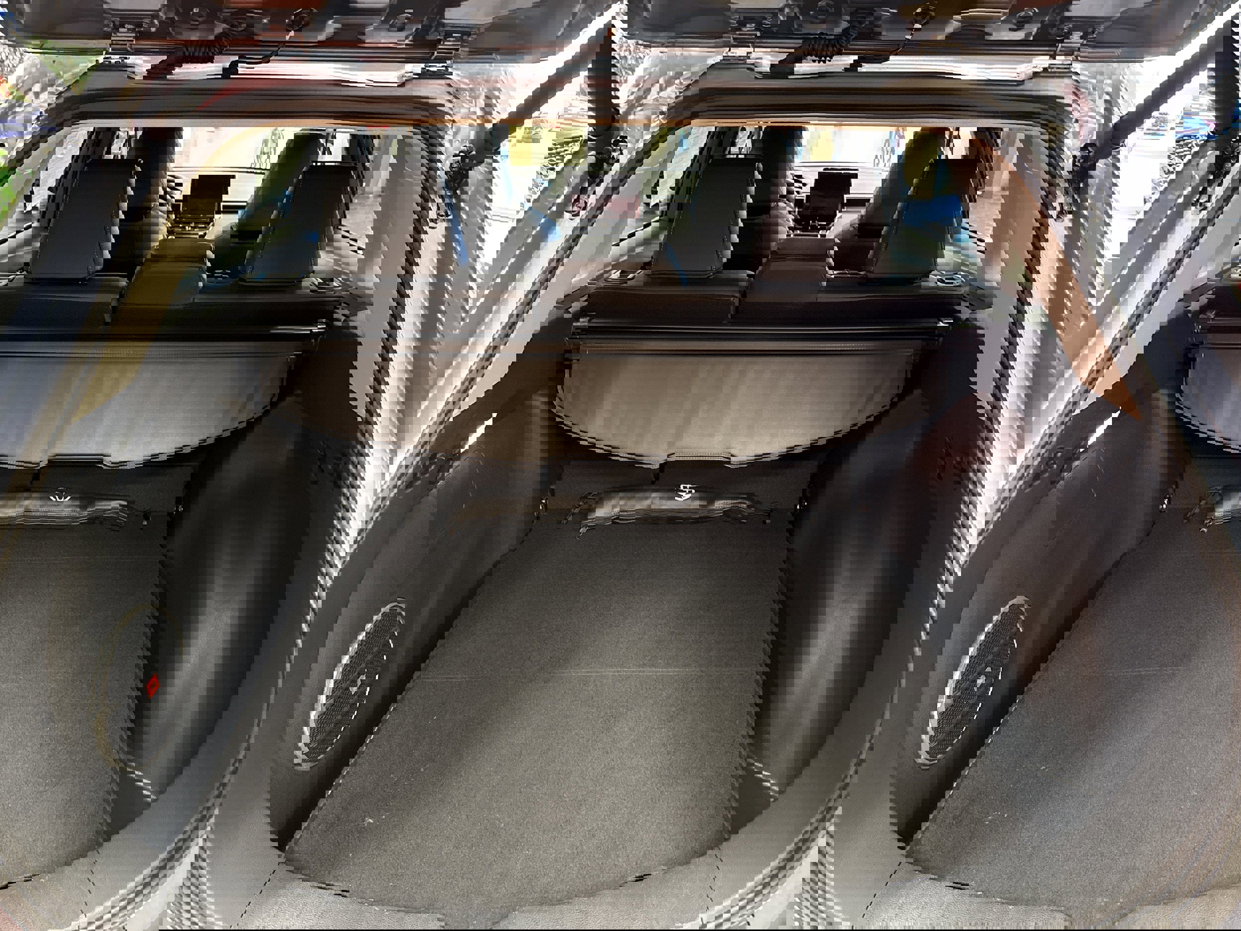 Used 2023 Toyota Corolla Cross XLE w/ Convenience Package image 22