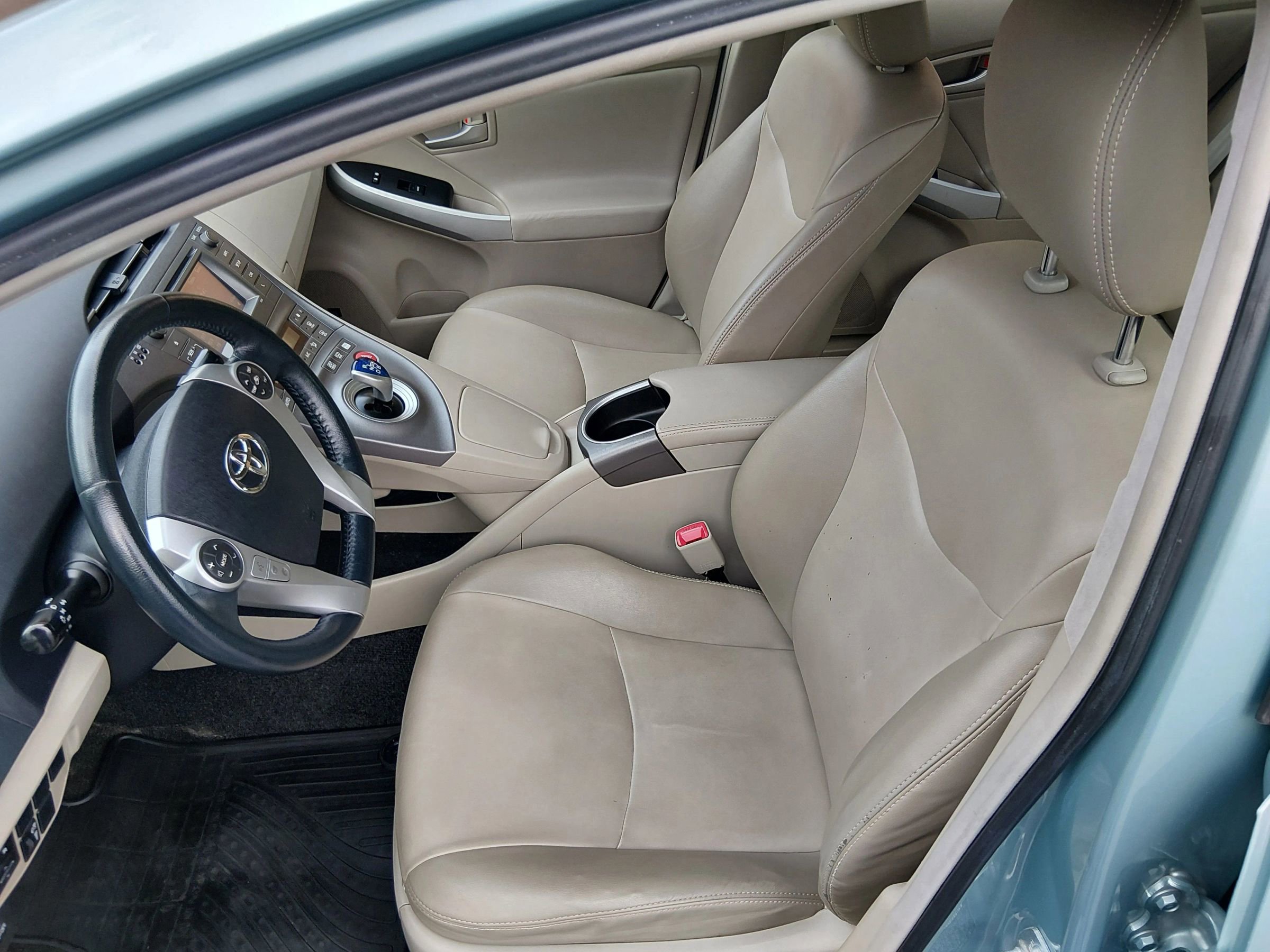 Used 2013 Toyota Prius Four FWD image 25